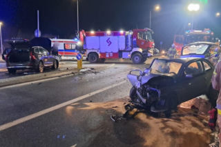 Trzy osoby w szpitalu po groźnym wypadku w Lesznie