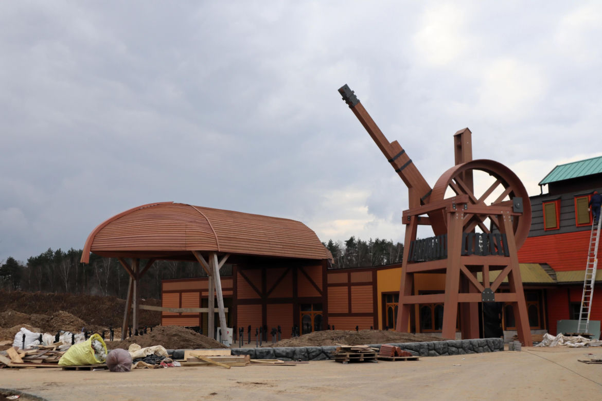 Park rozrywki Hossoland w budowie