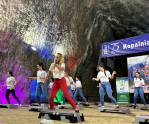 Trening fitness na stepie 600 metrów pod ziemią. Poznanianki zawalczyły o rekord Guinnessa
