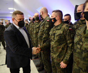 Andrzej Duda z małżonką odwiedzili żołnierzy na granicy