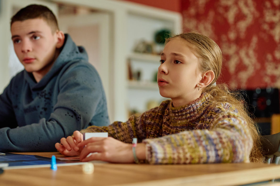 "Na Wspólnej", odcinek 4184: Cieślik oskarżony o upowszechnianie pedofilii! To koniec jego kariery?