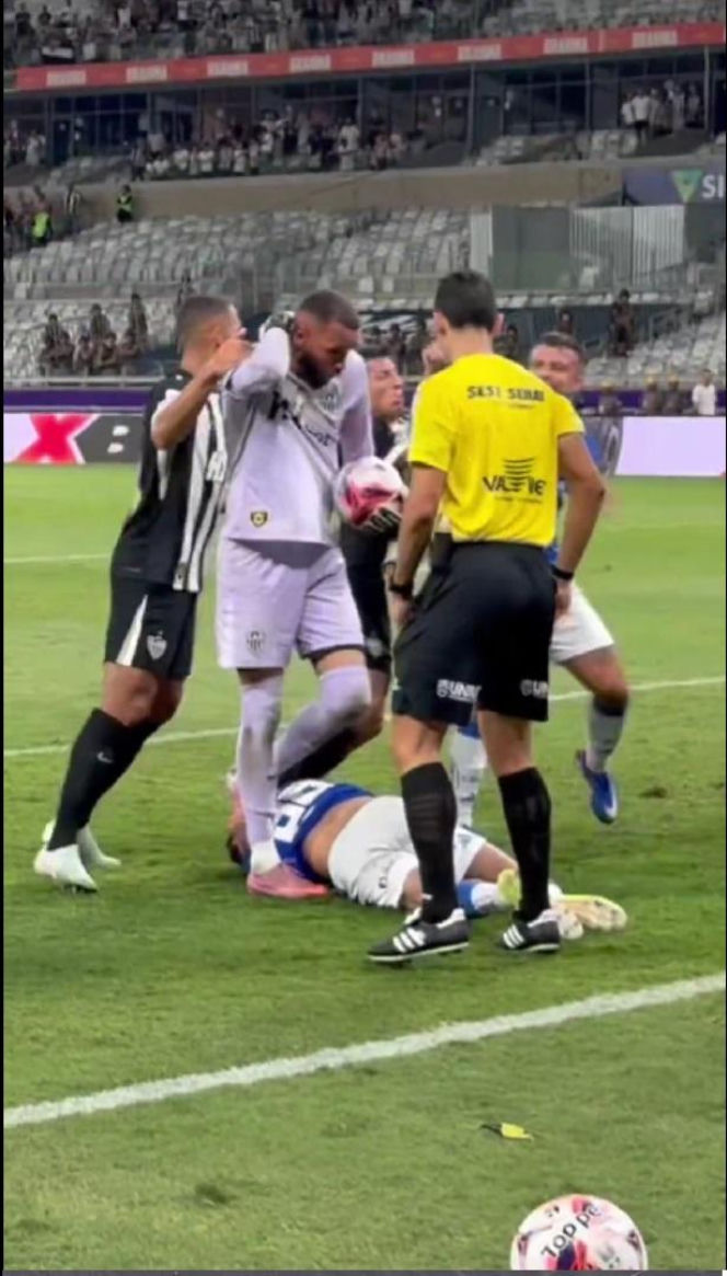 Burdy na meczu Cruzeiro - Atletico Mineiro