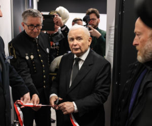 Jarosław Kaczyński na otwarciu wystawy pt. „Katyń 1940 - Smoleńsk 2010. Anatomia kłamstwa” w Muzeum Miejskim w Jastrzębiu-Zdroju