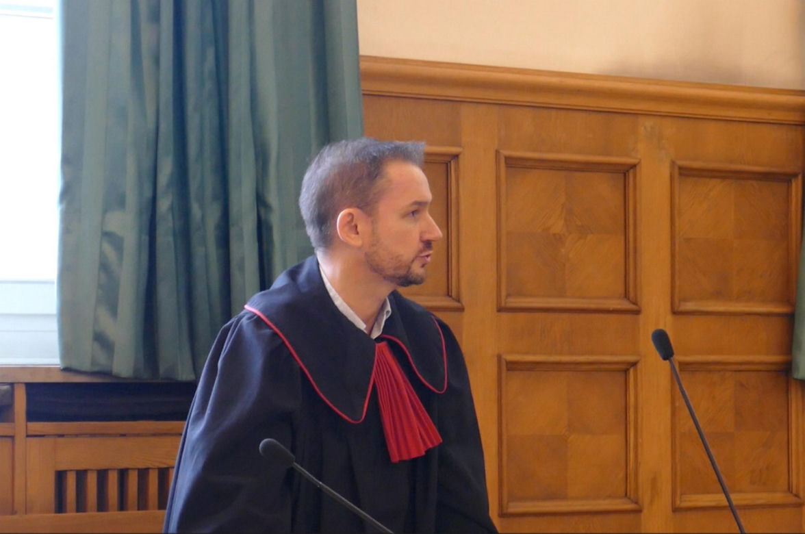 W kilkadziesiąt sekund zabił pana Franciszka. Wstrząsający film z targu w Rawie Mazowieckiej