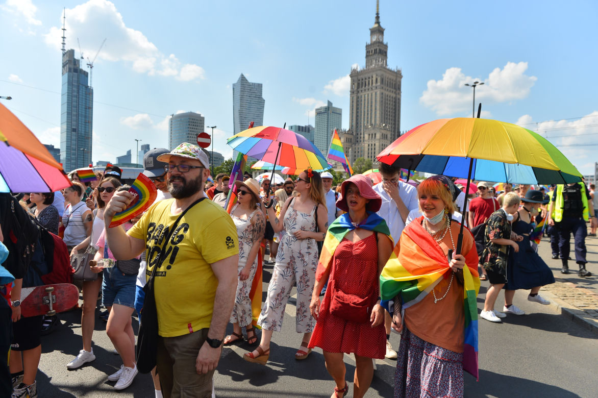 Pomogły im m.in. tęczowe parasole