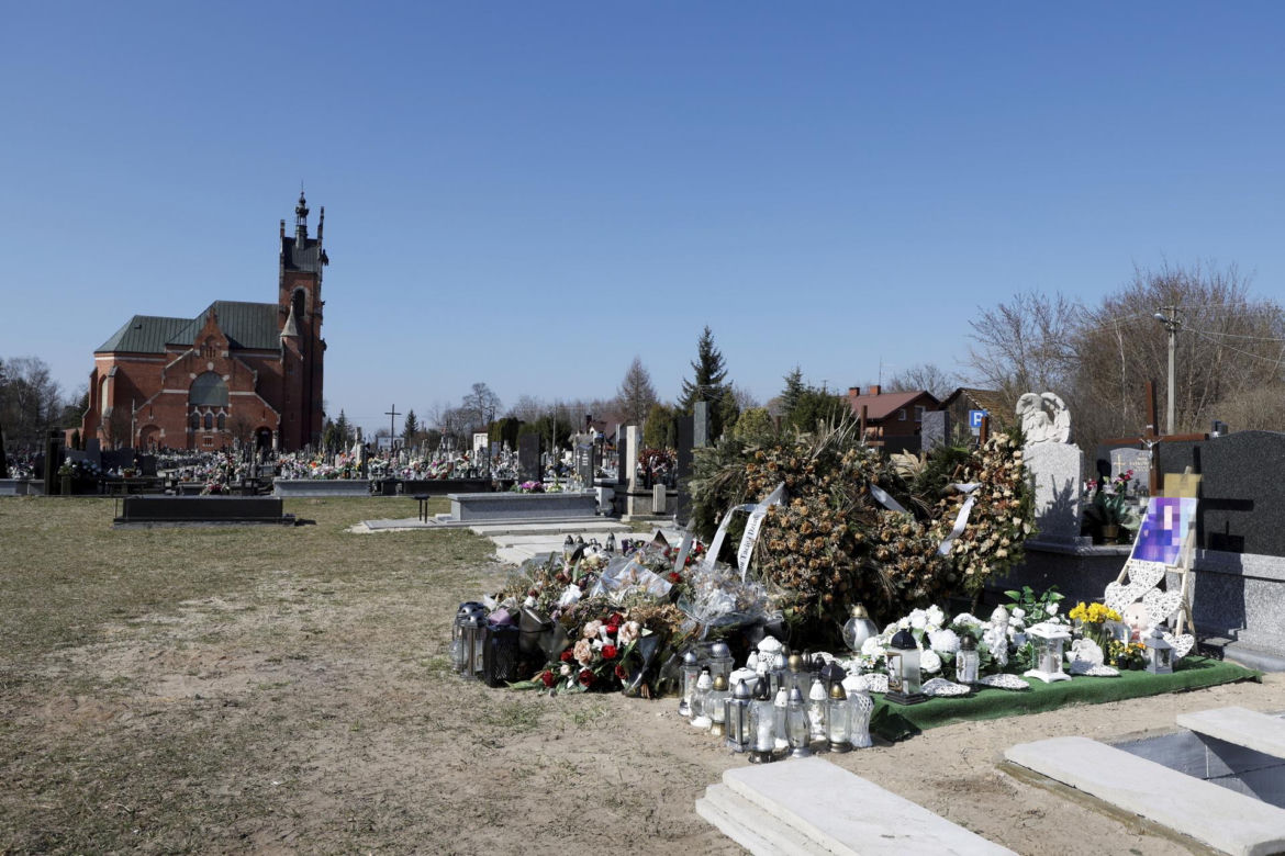 Aniołek strzeże grobu 14-letniej Tosi. Dziewczynkę śmiertelnie potrącił emeryt