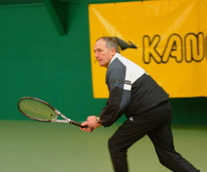 Karol Strasburger ćwiczy