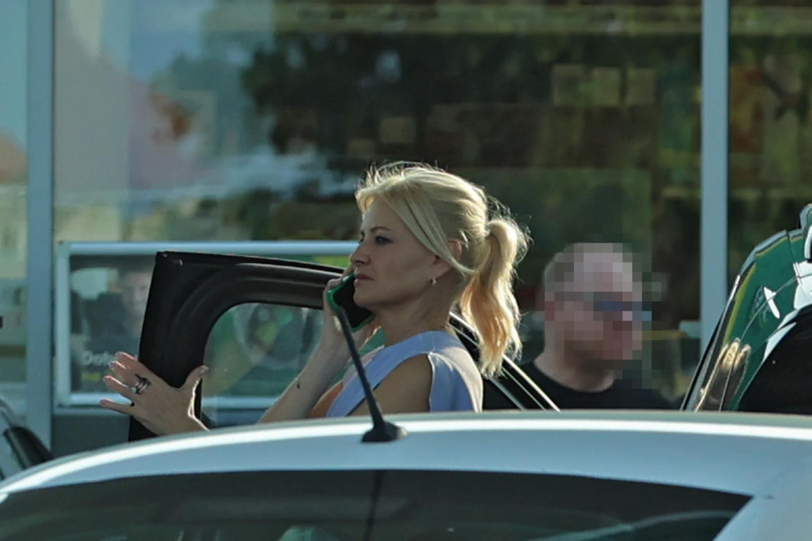Małgorzata Kożuchowska jeździ autem za pół miliona w obcasach