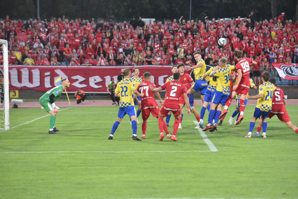 Elana Toruń - Widzew Łódź, zdjęcia z meczu 1/32 Fortuna Pucharu Polski. Święto kibiców przy ul. Bema