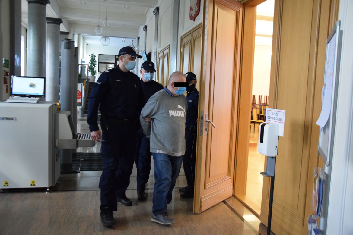 Podkarpackie. Ojciec przez lata gwałcił córkę [ZDJĘCIA]