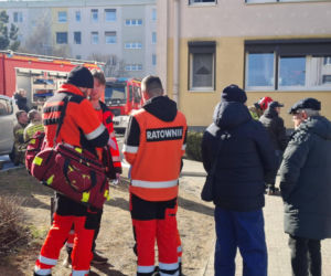 Pożar w bloku w Kościanie. Lokatorzy czekali na pomoc na balkonach