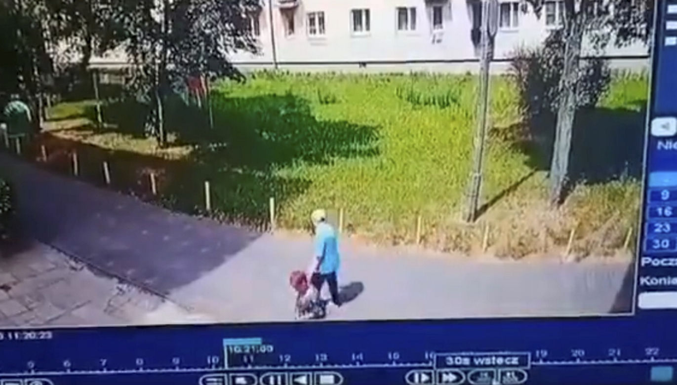 Wyciekło drastyczne nagranie. Śmieciarka zmiażdżyła spacerującą po chodniku emerytkę 