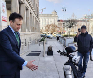 Spotkanie ministra finansów z robotem