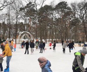 Lodowisko w Grudziądzu już działa! MORIW uruchomił je szybciej niż planował 