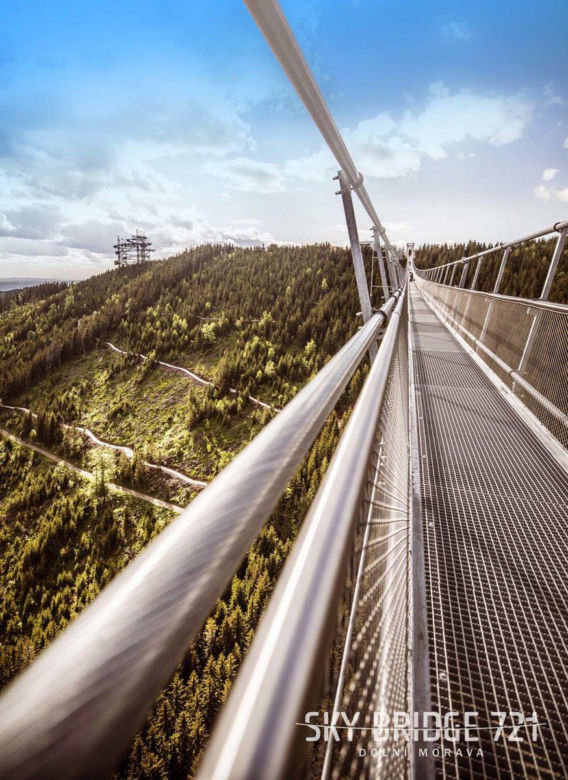 Sky Bridge 721 budowano 2 lata