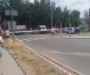Wypadek w Bytomiu! Samochód wjechał czołowo w motocyklistę, są ranni!