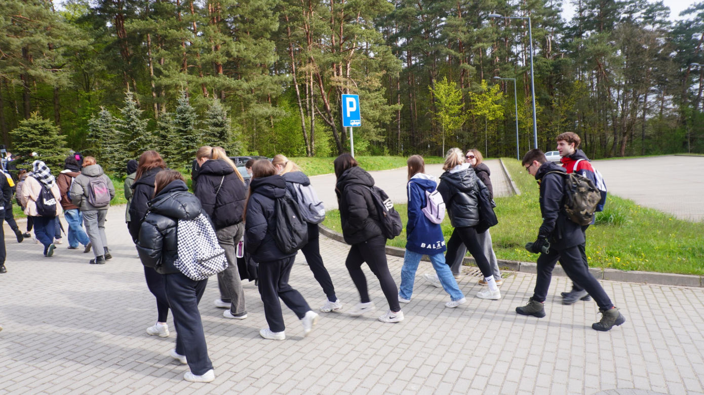 Pielgrzymka maturzystów 2024. 200 osób poszło do Gietrzwałdu modlić się o powodzenie na maturze [ZDJĘCIA]