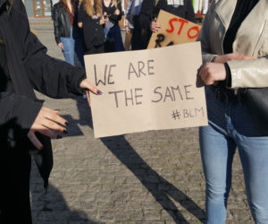 Protest w Grudziądzu, przeciwko agresji i dyskryminacji rasowej w Ameryce