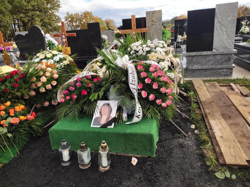 Pogrzeb Izy z Krakowa. Rodzina i przyjaciele żegnają 26-latkę