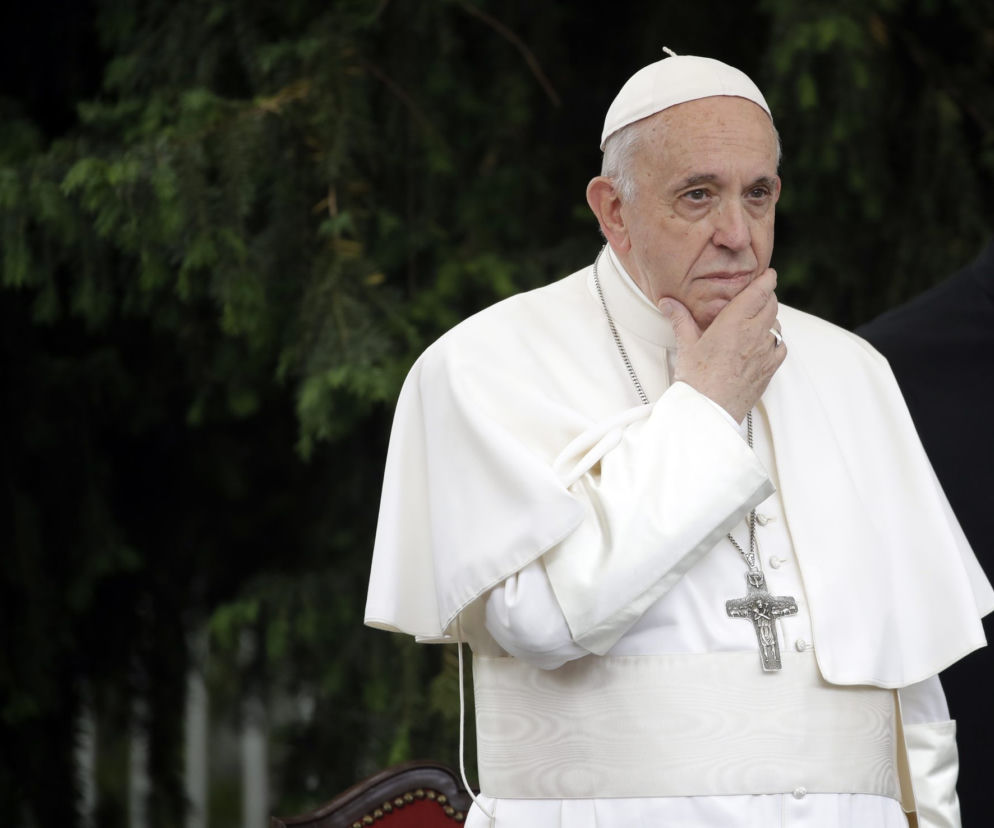 Papież Franciszek zakazuje zmiany płci