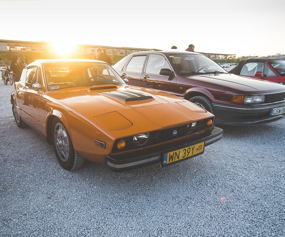 Spotkanie grupy Youngtimer Warsaw pod PGE Narodowym
