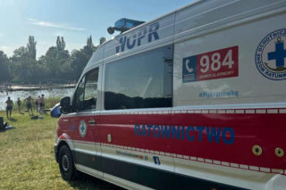 Przerażające sceny we Wrocławiu. Szukali jej pod wodą, tworząc łańcuch życia
