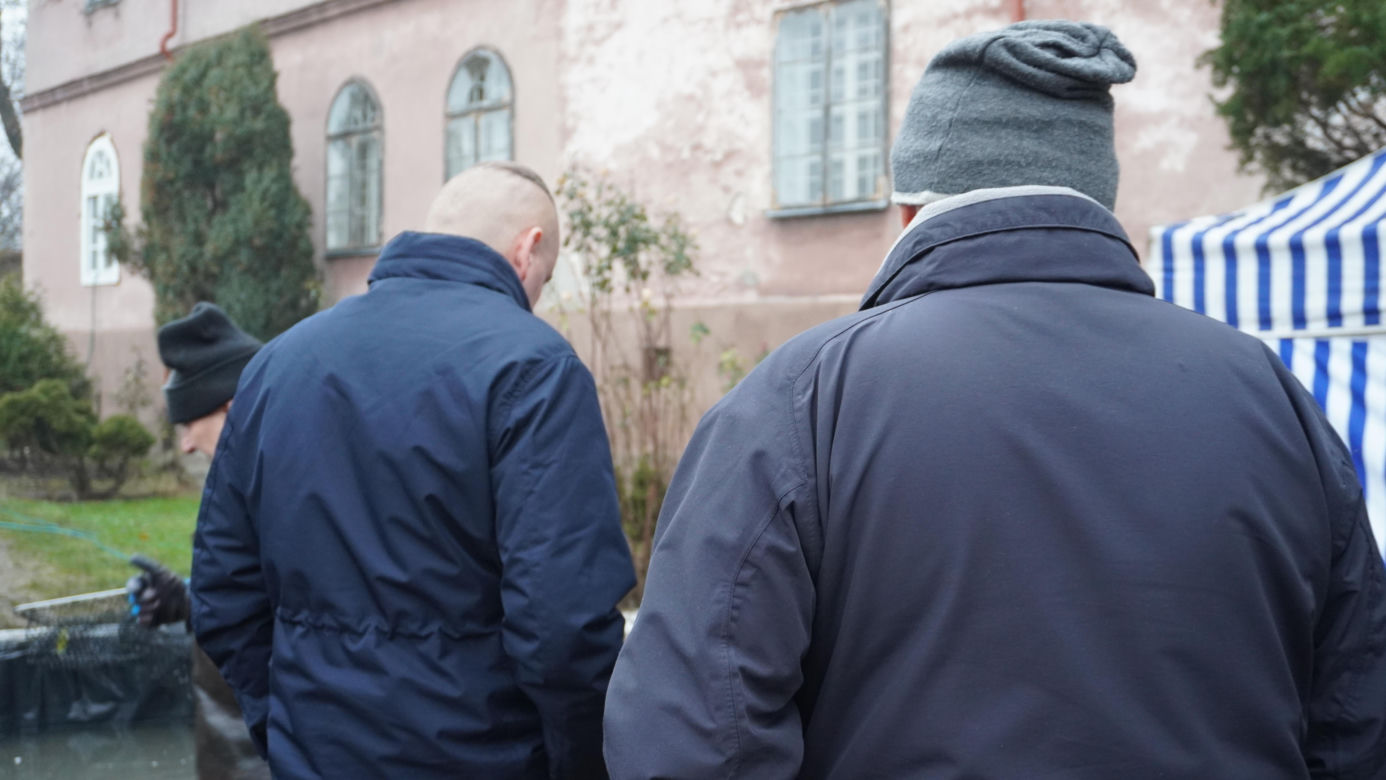 Benedyktynki sprzedają ekologiczne karpie w XIII-wiecznym klasztorze w Staniątkach. To już wielowiekowa tradycja 