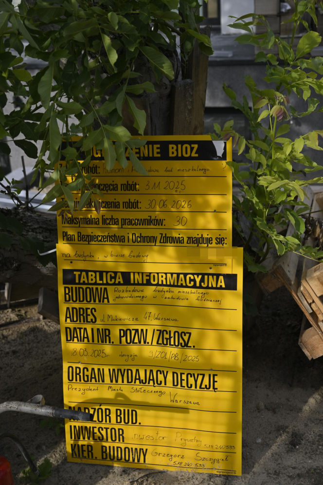 Smutny widok domu Kaczyńskiego. Willa na Żoliborzu się sypie