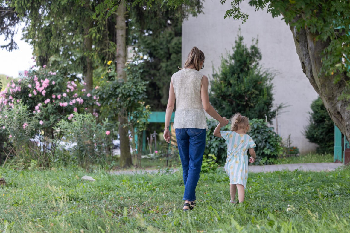 Muszę ukrywać się z córką przed mężem