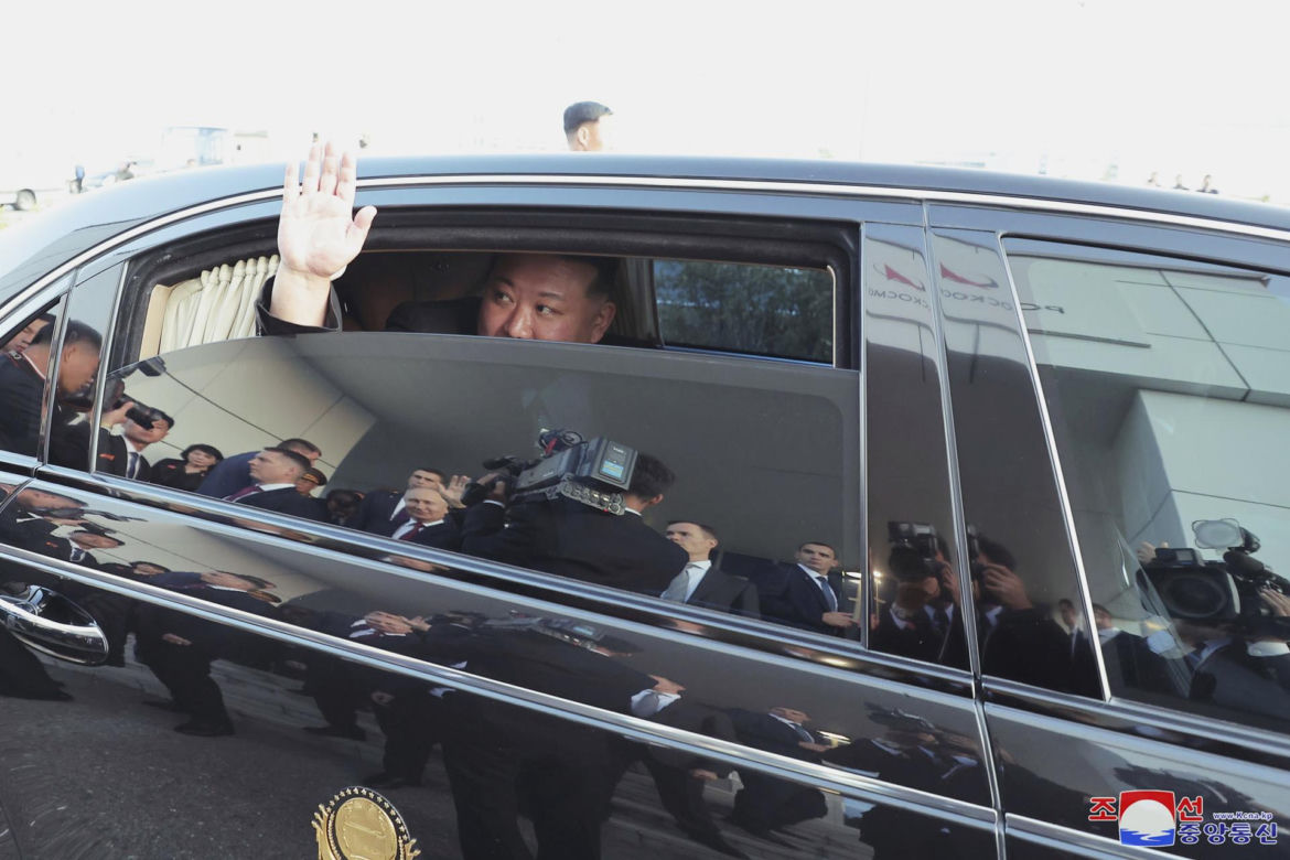 Nie uwierzysz, co Putin pokazał Kim Dzong Unowi! Wielki mors zrobił to na jego oczach
