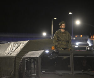 Nocna próba defilady wojskowej w Warszawie
