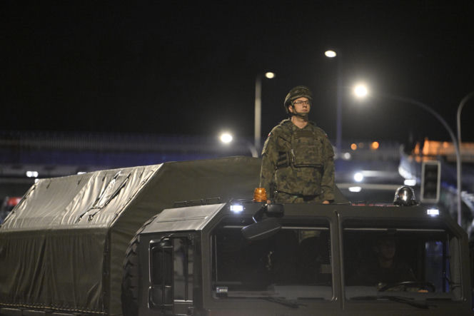 Nocna próba defilady wojskowej w Warszawie