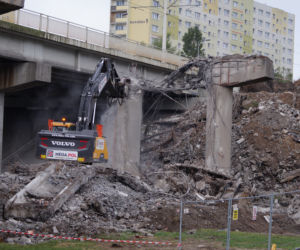 Trwa rozbiórka wiaduktu na ul. Wojska Polskiego w Bydgoszczy