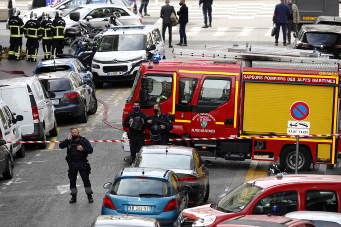Obcinał głowy nad wodą święconą z Koranem w ręku. Powiedzcie moim dzieciom, że je kocham - ostatnie słowa ofiary terrorysty