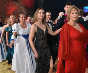 XIV Marszałkowski Bal Dobroczynny w CKK Jordanki. Zdjęcia ze środka. Efektowne kreacje VIP-ów