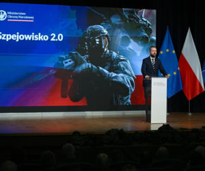 Szef MON Władysław Kosiniak-Kamysz podczas konferencji Szpejowisko 2.0 w siedzibie Dowództwa Wojsk Obrony Terytorialnej w Zegrzu