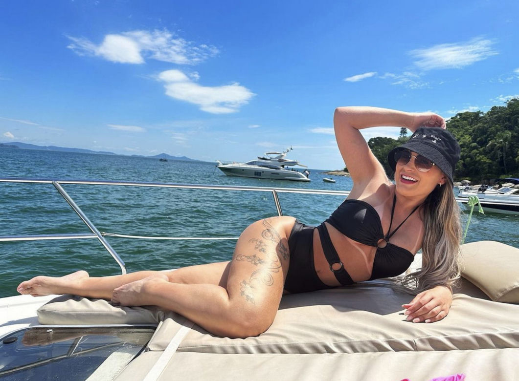 Przestała pokazywać pupę, bo Bóg jej tego zakazał. Teraz Miss BumBum wraca! 