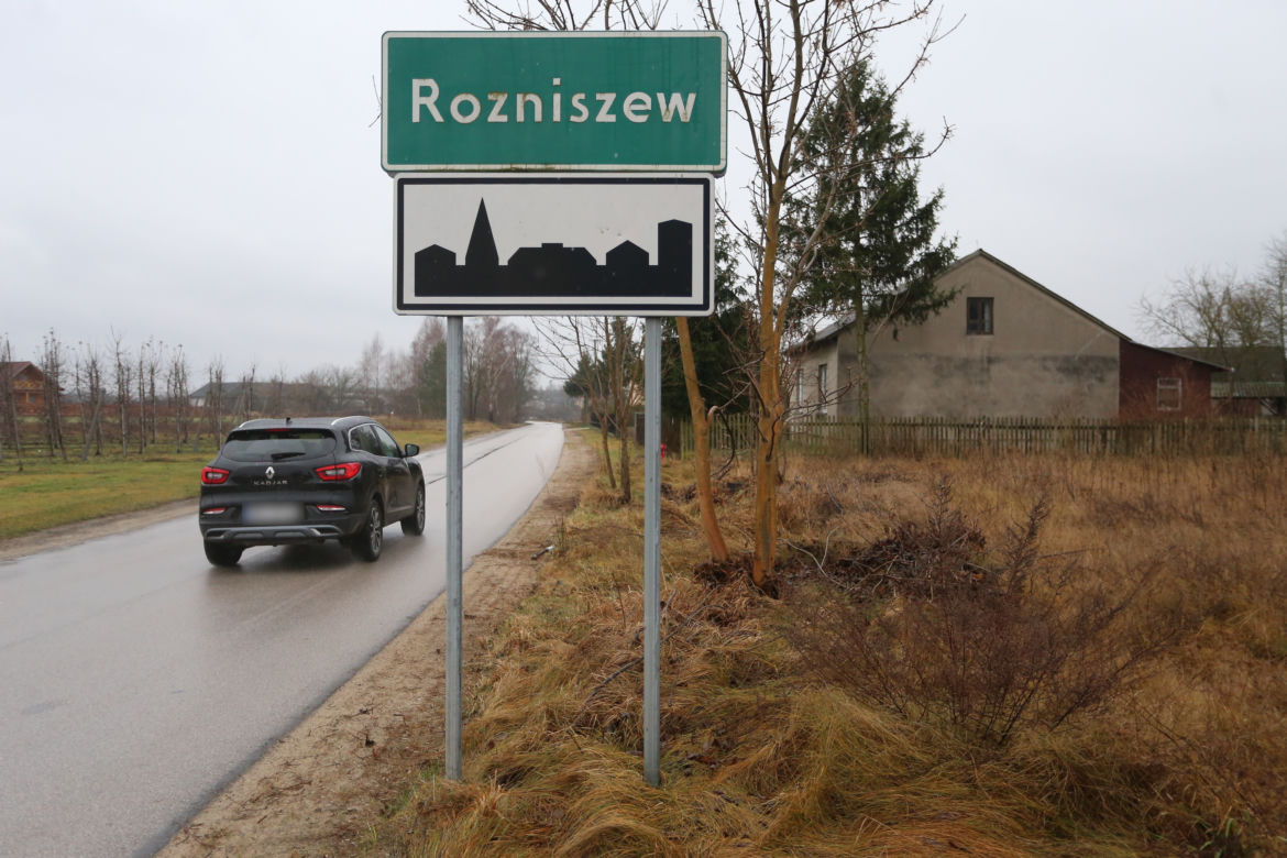 Makabra w Rozniszewie. Mąż zabił żonę i ranił syna	