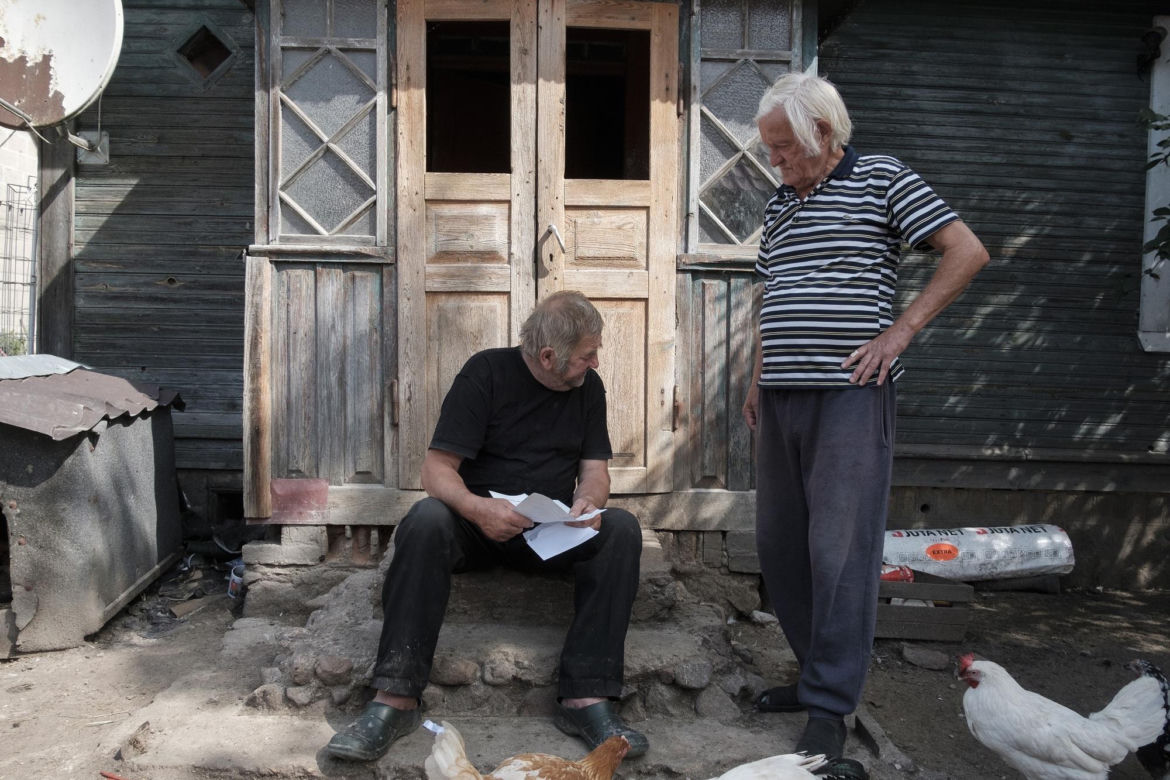 Rolnicy. Podlasie. Gienek czyta list od fanki. Odcinek 36. Sezon V