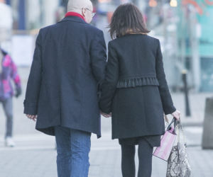 Premier kupił kwiaty a Kamiński bieliznę