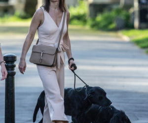 Pippa Middleton w ciąży na spacerze z psami