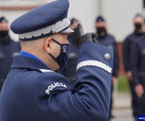 Ślubowanie ponad stu nowych policjantów w Olsztynie. Będą służyć w całym regionie [ZDJĘCIA]