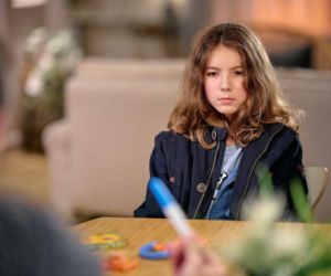 Na Wspólnej, odcinek 4171: Kariera Mariusza wisi na włosku. Mężczyzna ucieka w alkohol i odsuwa się od Oli