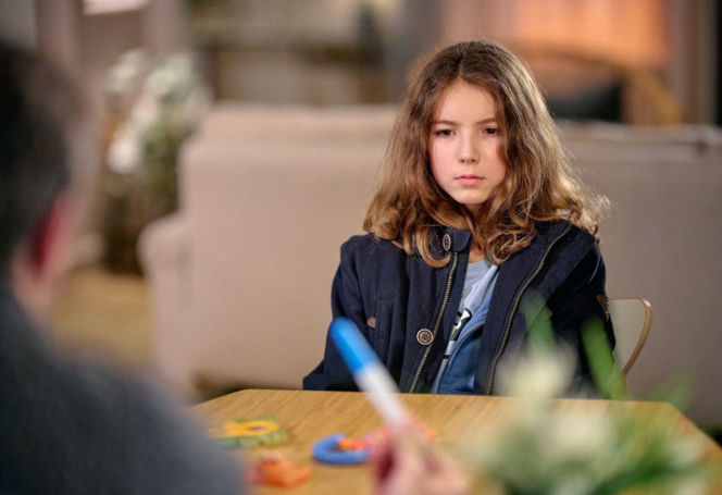 "Na Wspólnej", odcinek 4171: Kariera Mariusza wisi na włosku. Mężczyzna ucieka w alkohol i odsuwa się od Oli