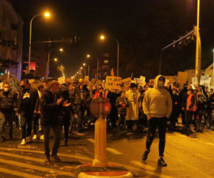 Kalisz: manifestacja na głównych ulicach miasta i pod kurią