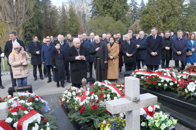 Kaczyński uczcił pamięć ofiar katastrofy smoleńskiej