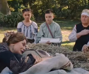 Zniewolona. Aleksiej Kosacz (Ołeksij Jarosławko), jego matka Sofia (Olga Sumska)