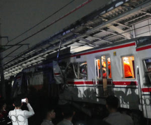 Indonezja/ Do 14 wzrosła liczba ofiar śmiertelnych kolizji pociągów, 84 osoby ranne