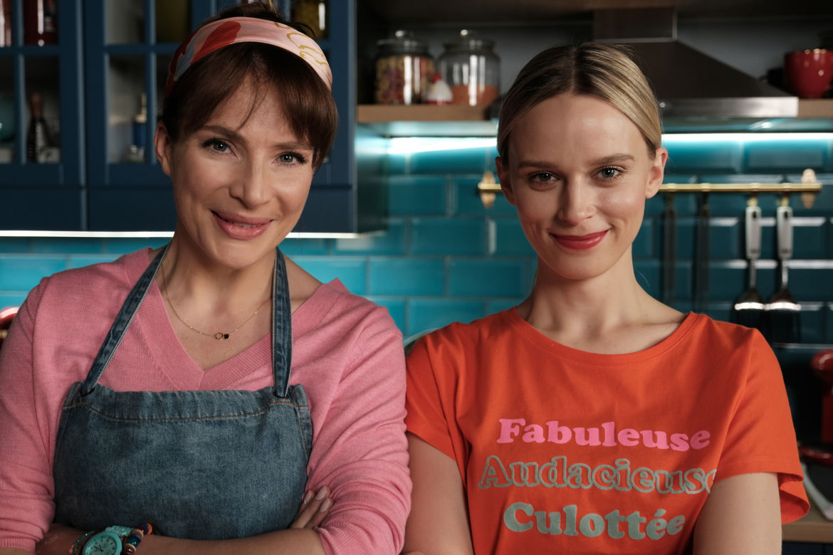 Lulu, odc.1: Lucyna Makowska (Anna Dereszowska), Olga (Grażyna Sobocińska)