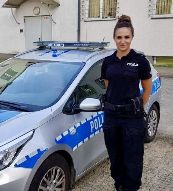 Niebezpieczny incydent pod komisariatem na Pomorzu! 18-latek nagle osunął się na chodnik i zaczął się trząść